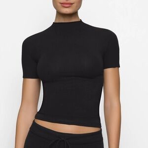 SOLD 🚫 SKIMS COTTON MOCK NECK T-SHIRT